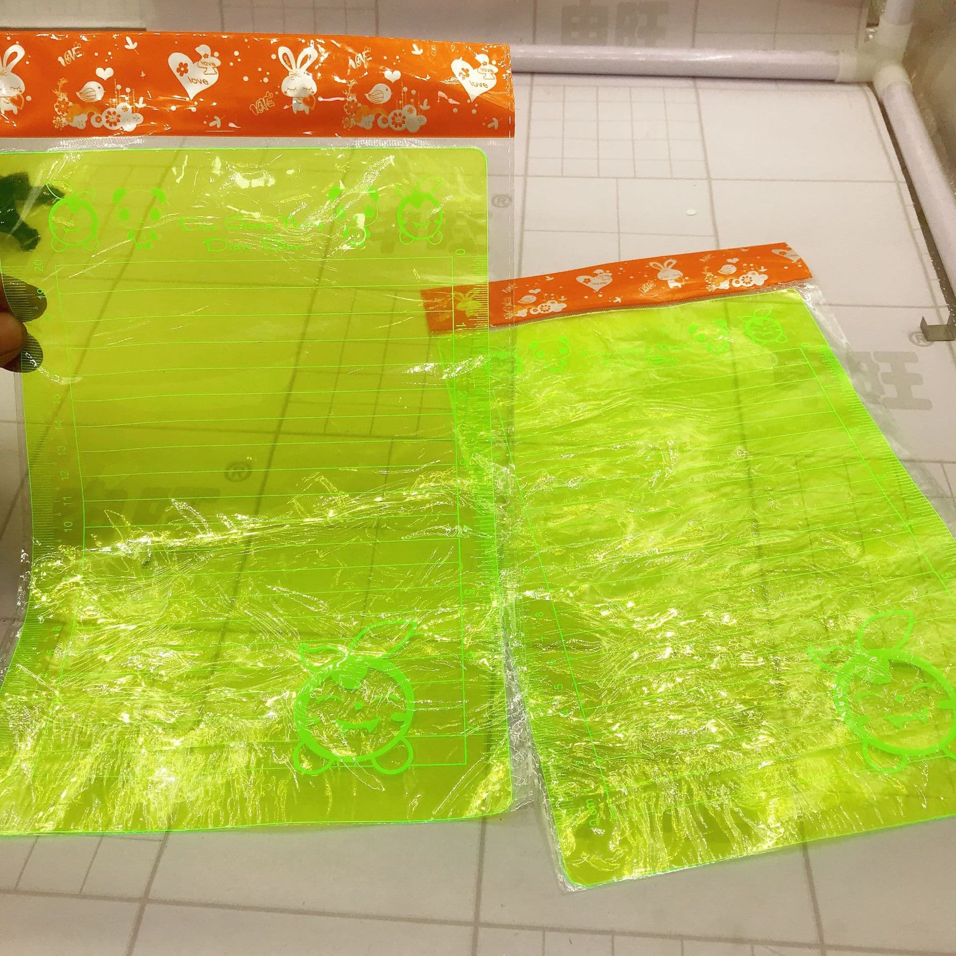 16K Glow-in-the-Dark Work Mat Book Mat Wholesale Source for 2-Yuan Store General Merchandise 3-Yuan Store Wholesale