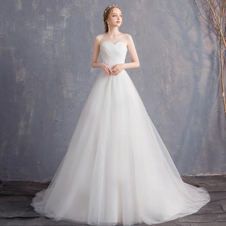 2026 New Wedding Dress for Bride Slimming Strapless Forest Style Hepburn Simple Dreamy Fairy Long Train Lightweight Wedding Gown