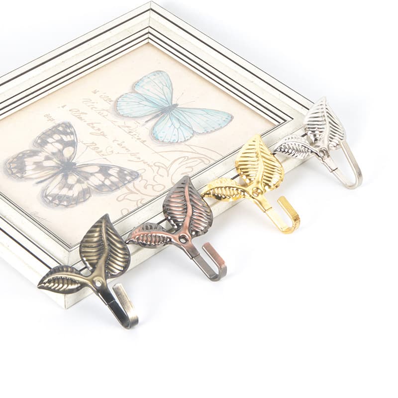 Curtain wall hooks, household hooks, decorative wall hooks, curtain hooks, coat hooks, window decoration accessories.