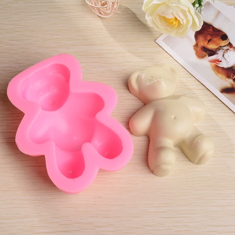 DIY Bear Silicone Fondant Mold 3D Bear Aromatherapy Plaster Mold Car Hanging Ornament Factory Direct