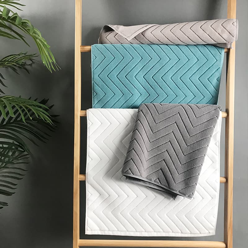Hotel bath towels for spa and home bathrooms, cotton jacquard foot mats, soft and absorbent rugs