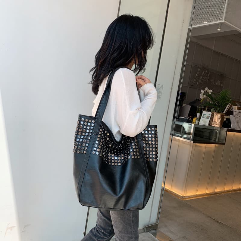 Fashion Rivet Tote 2025 New Large Capacity Shopping Bag Women's Bag Crossbody Women's Handheld Shoulder Underarm