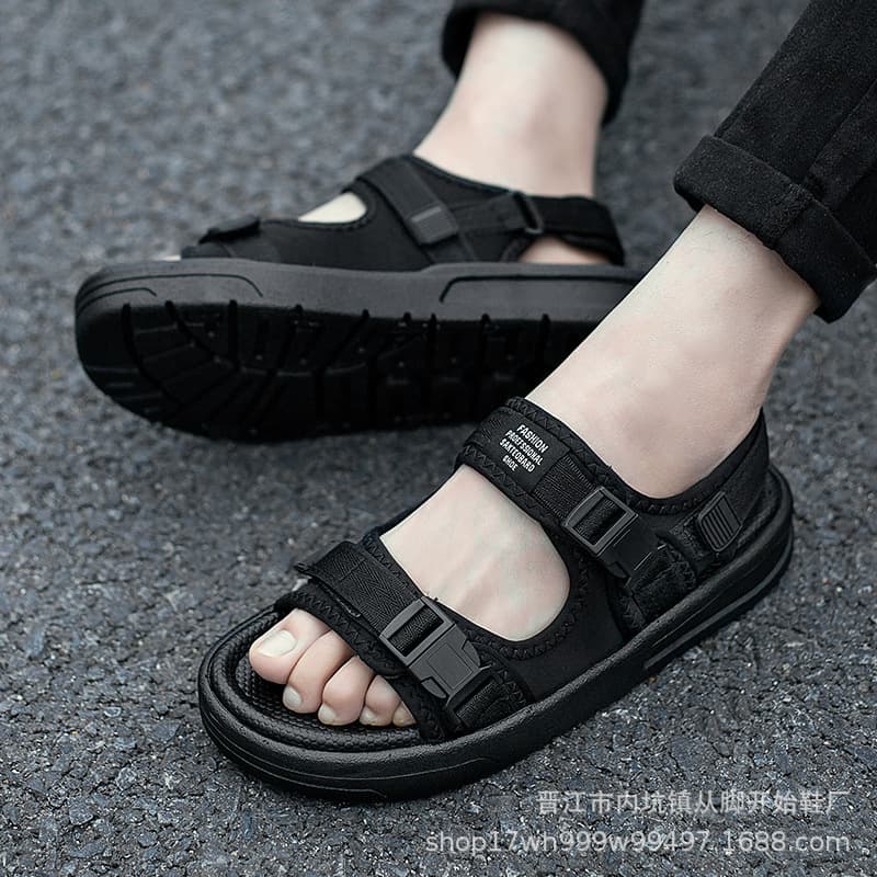 Cross-border exclusive for 2022 new summer Korean leisure trend personality men's beach slippers sandals factory wholesale