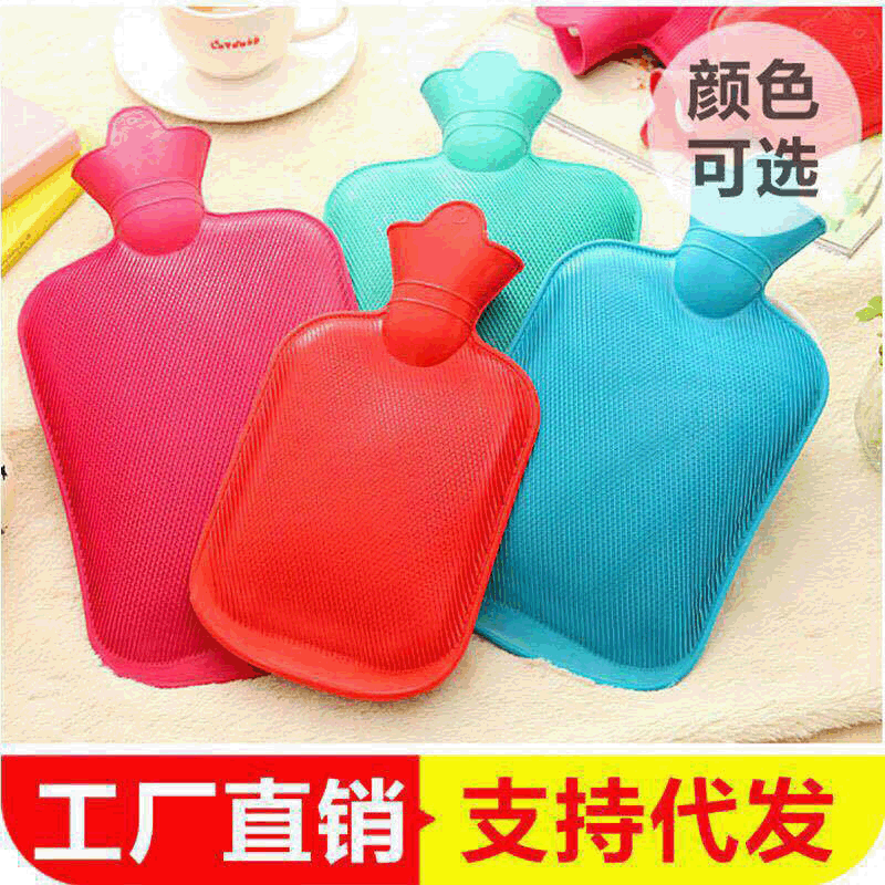 Factory direct supply available in various sizes, colored rubber hot water bottles with fleece covers