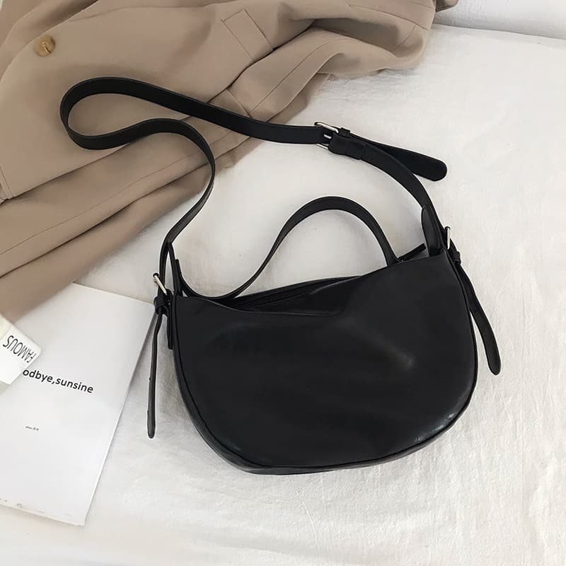 Internet celebrity small bag texture crossbody daily student 2026 autumn and winter new ins dark color casual soft bag for women
