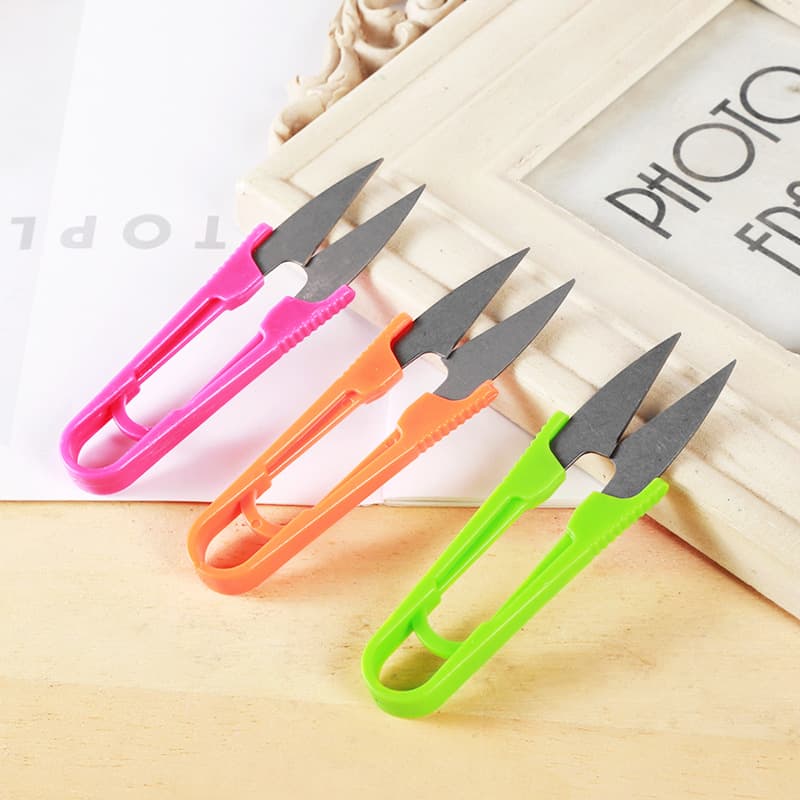 New Style Cross-Stitch Colored Plastic Small Scissors, Yarn Cutting Scissors with Plastic Handles, U-Shaped Snips