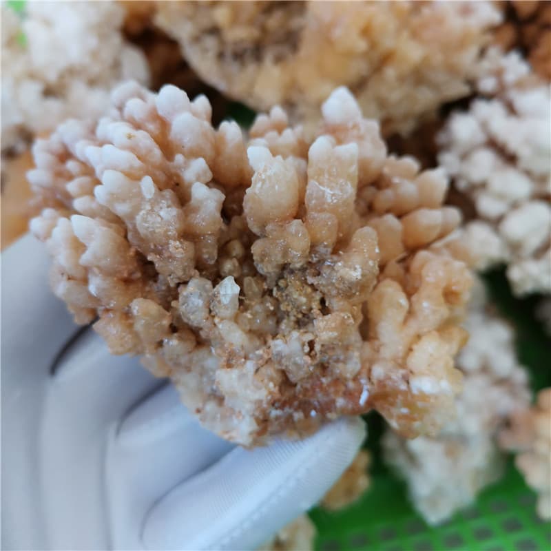 Natural Crystalline Raw Ore Calcite Raw Stone Mineral Crystal Specimen, Decorative Odd Stone for Living Room or Wine Cabinet, White Crystal Cluster Ornament