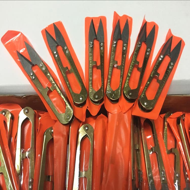 Wholesale yarn cutter cross-stitch small scissors U-shaped fishing line cutter sharp rust-proof scissors single piece hardware tool thread snip