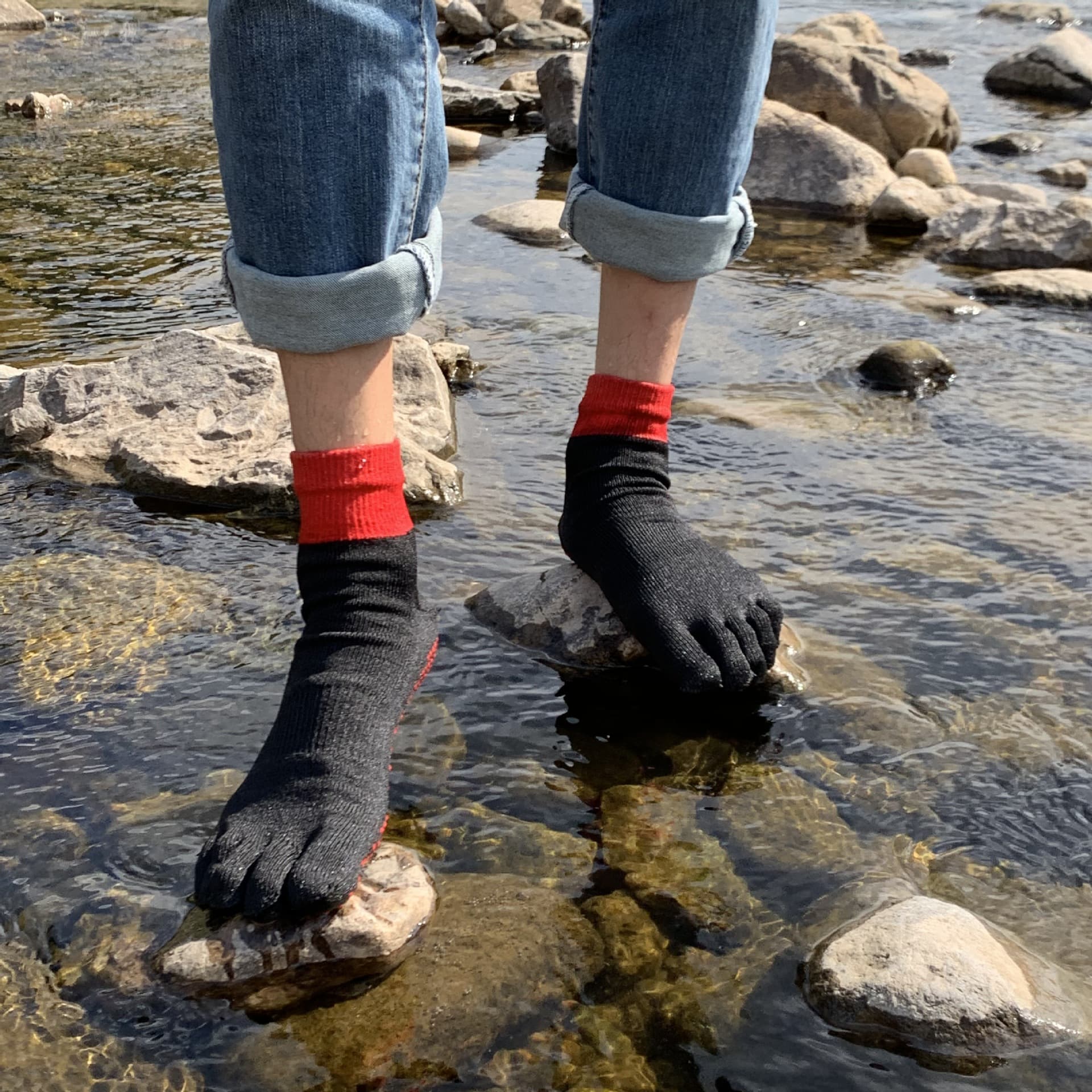 Hot-selling export item: Level 5 cut-resistant socks, outdoor protective five-finger socks, beach-compatible anti-slip socks, factory direct stock.