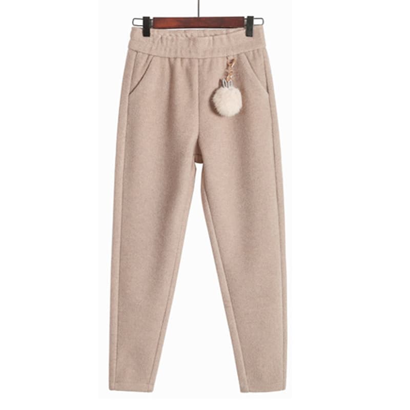 Winter petite women's fleece-lined thick cotton coats, high-neck sweaters, fleece-lined casual pants.