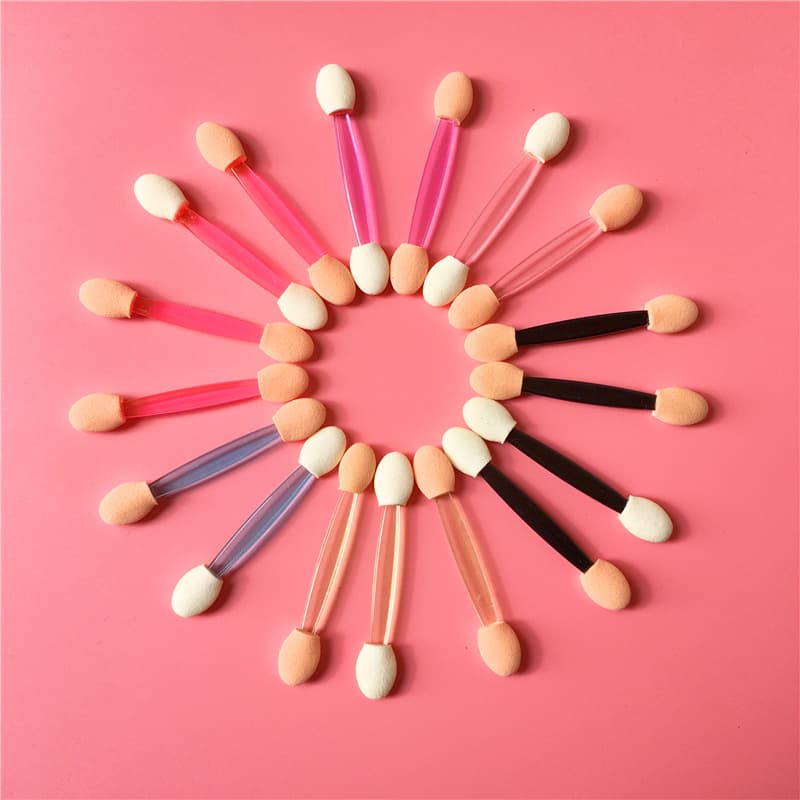 Disposable double-ended eye shadow brush eye shadow stick repair blending brush sponge brush makeup brush portable concealer brush blush brush