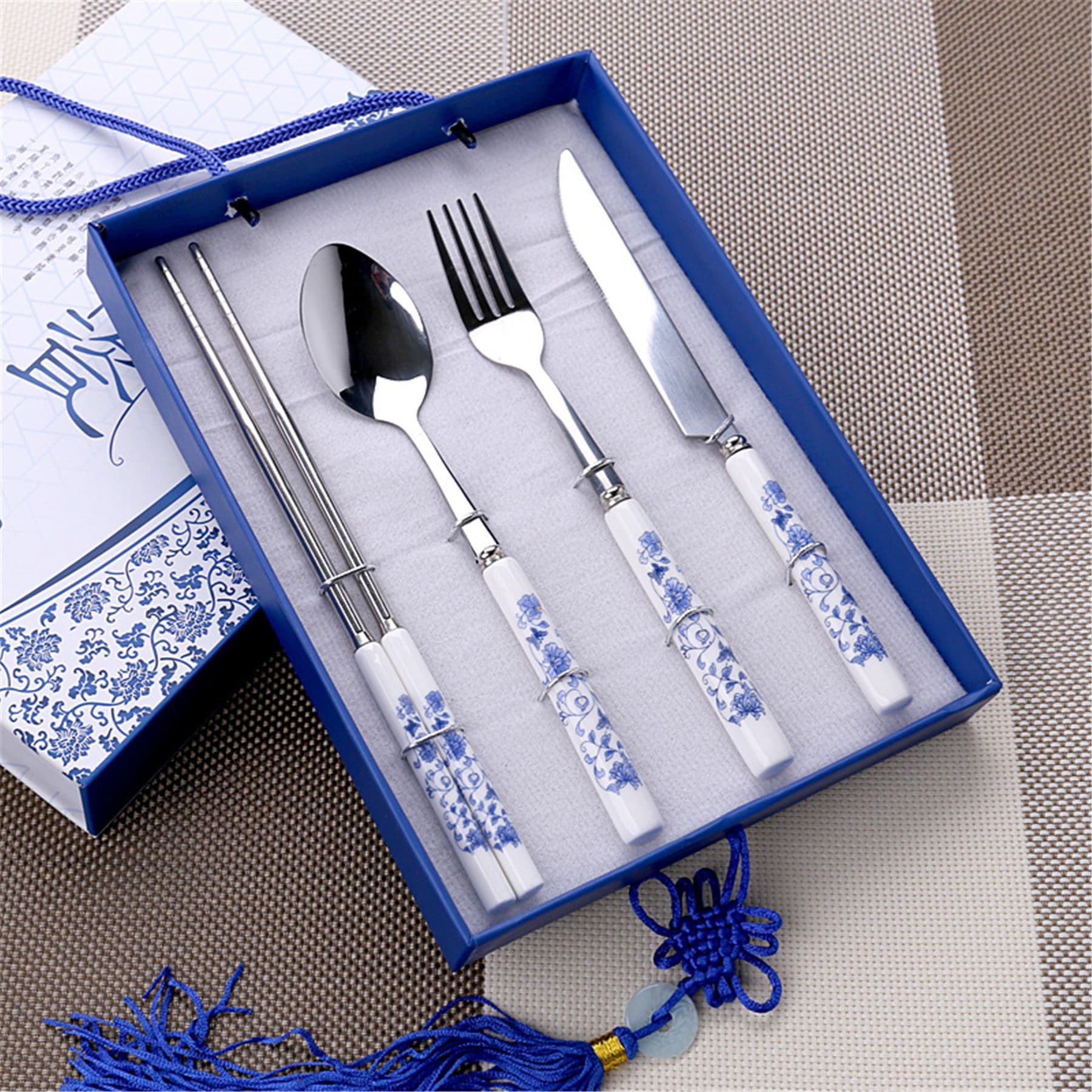Junneng factory direct sales stainless steel knife, fork and spoon set blue and white handle gift set can be printed with logo