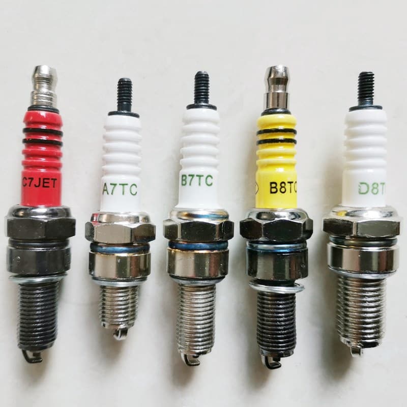 A7TC motorcycle spark plug 70/80/90/110 Diamond Leopard 125 motorcycle D8TC spark plug manufacturer batch
