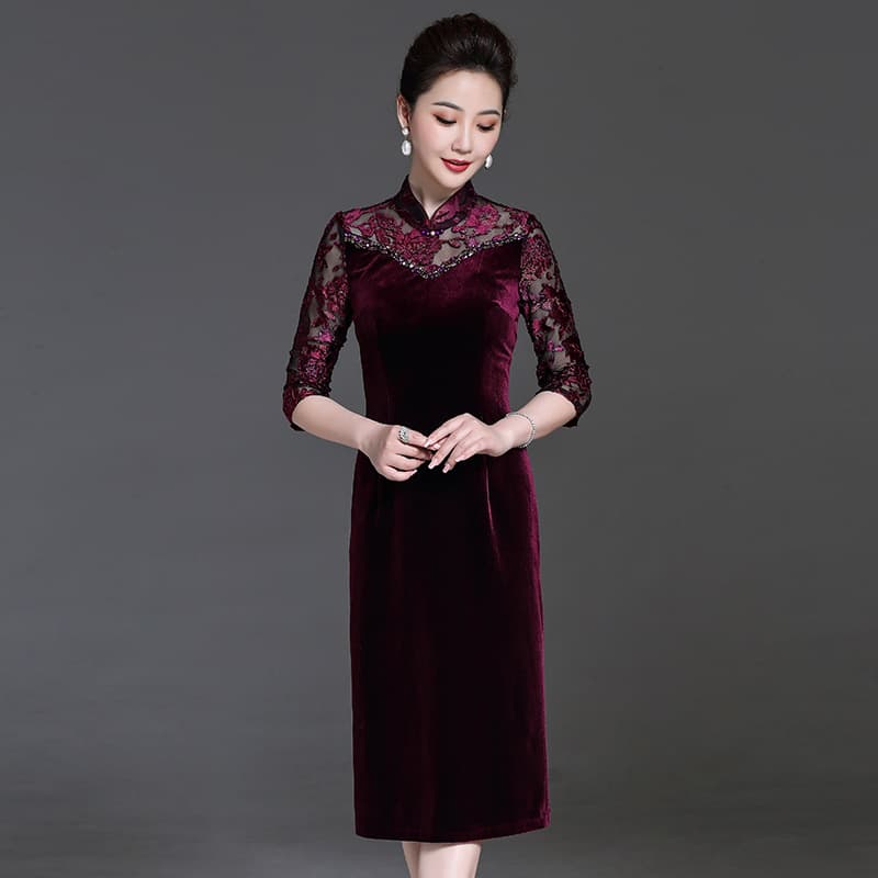 Elegant and Slimming Mother's Qipao, Velvet Embroidered Wedding Banquet Dress, Hot Selling Middle-Aged and Elderly Women's Clothing
