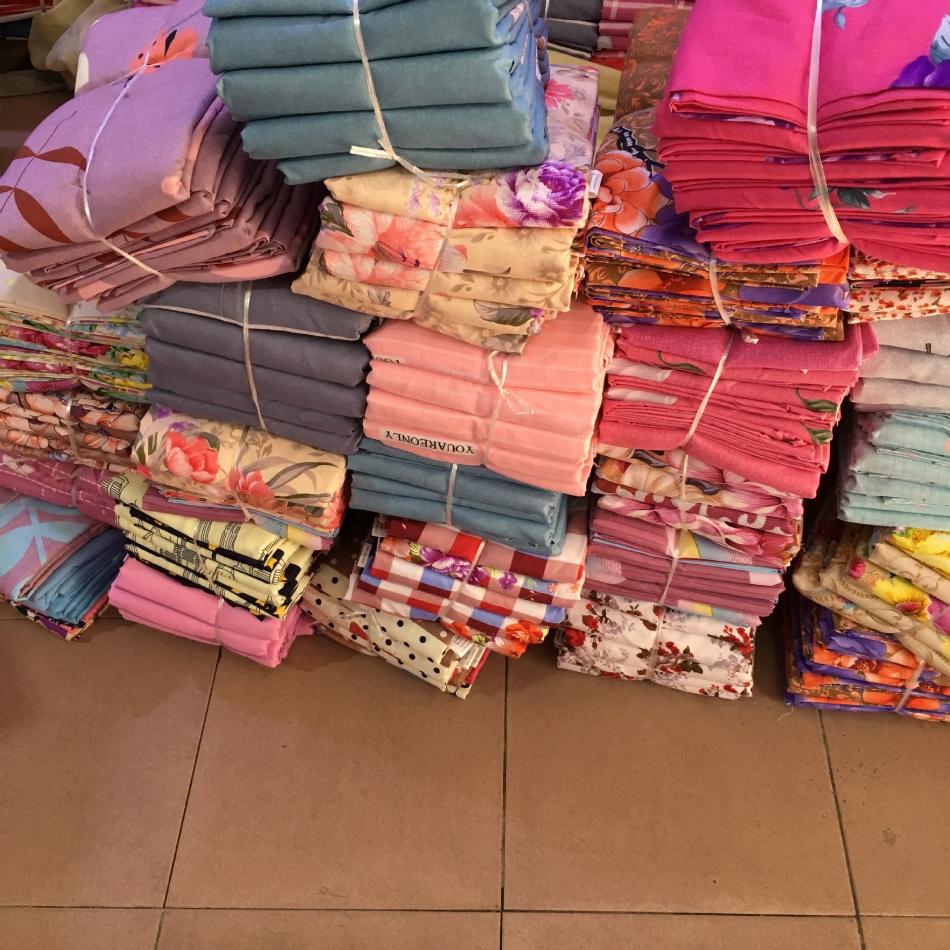 Factory direct sales model, street vendor bed sheet supply, itinerary, four-piece set of duvet covers and pillowcases made of plant-based cashmere and eco-friendly cotton.