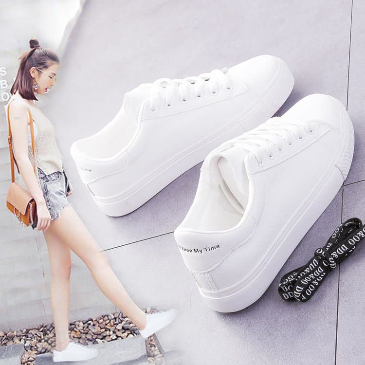 New style low-top white sneakers for women, perfect for spring and autumn, flat, Korean style, casual sports shoes, versatile white sneakers.