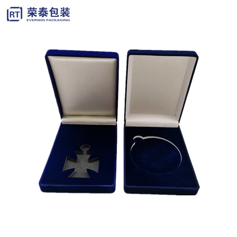 Manufacturer's customized commemorative coin medal badge flocking box Bracelet wood carving clamshell packaging box Cufflink stamp box