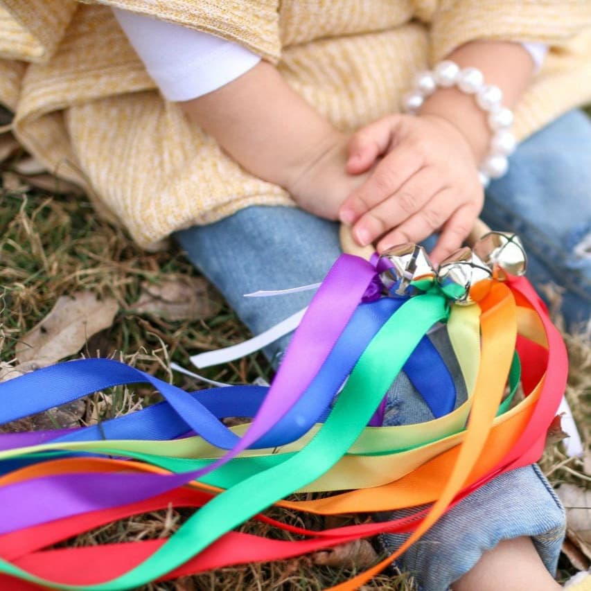 Children's Rainbow Ribbon Hand Kite Toy for Early Education Hearing and Vision Training