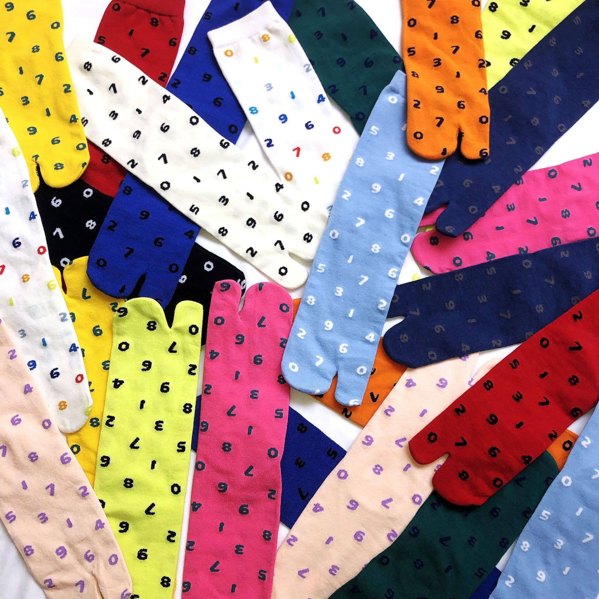 Japanese-style Digital Split Toe Socks Tabi Socks Trendy Basic Mid-Calf Socks Pig Toe Socks