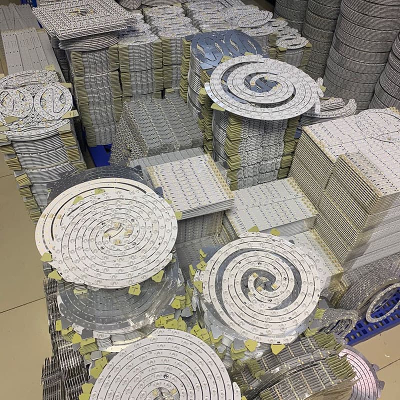 Source manufacturer of home lighting products, including high-brightness ceiling light retrofit lenses and strip light accessories (model 2835).