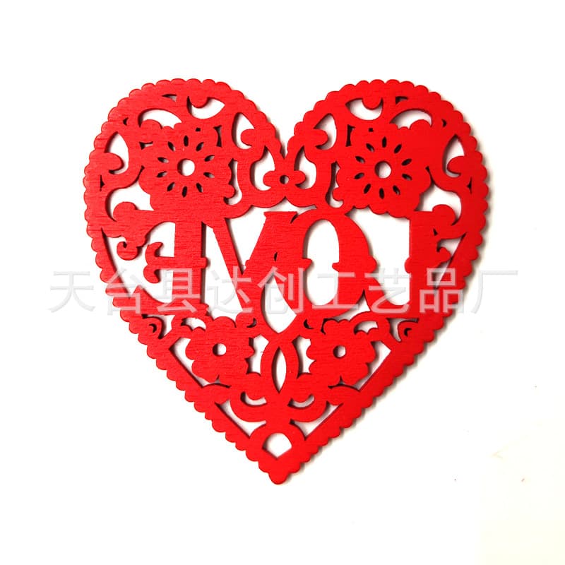 Natural LOVE Carved Heart Pendant Wooden Wood Slice Wedding Supplies Clothing Accessories Heart Decoration Pendant