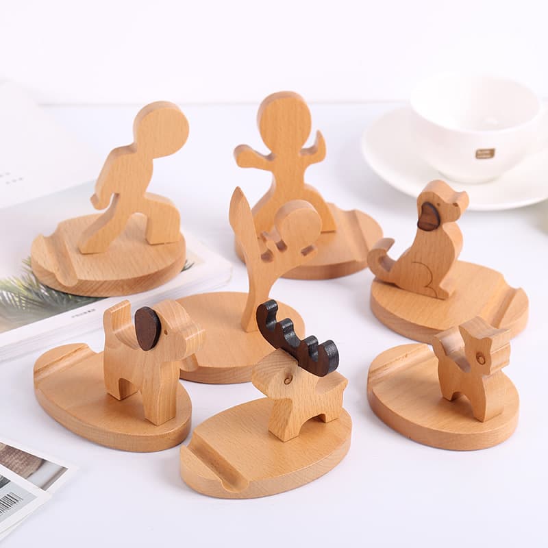 Creative Lazy Phone Stand Wooden Cartoon Dog Deer Phone Holder Solid Wood Small Horse Desktop Phone Stand Engraved
