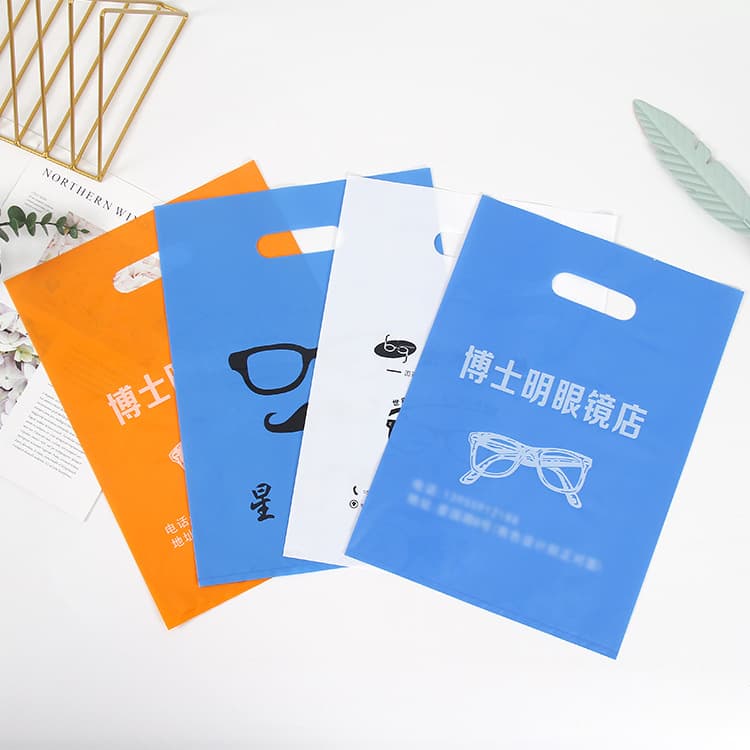Plastic flat handle shopping bag for jewelry stores, clothing stores, gift shops, four-finger bag, customizable with printed logo