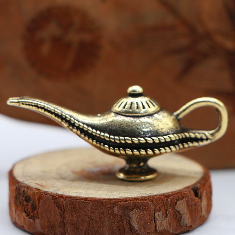 Handmade Pure Brass Aladdin's Lamp Car Keychain Keychain Personalized Small Pendant Creative Gift Accessory