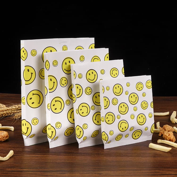 Custom Disposable Oil-Resistant Paper Bags, Chicken Strips Snack Multi-Smiley Face Bags, Oil-Proof Laminated Food Packaging for Takeout