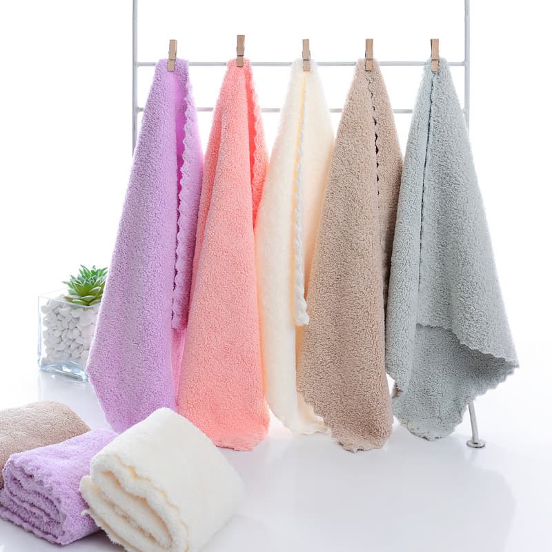 Factory Wholesale 30*30 High-Density Coral Fleece Absorbent Small Square Towel Gift Kindergarten Children Towel Hand Towel