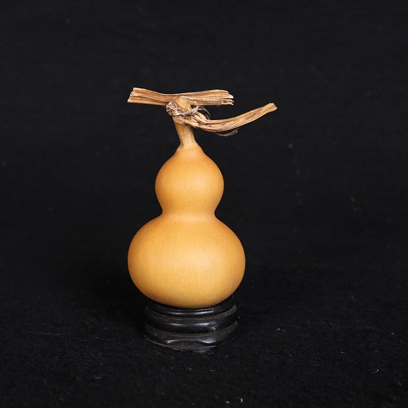 Wholesale and retail of plain gourds, hand-held gourds, small gourds for street vendors and collectors, and American-style small gourds with dragon heads.