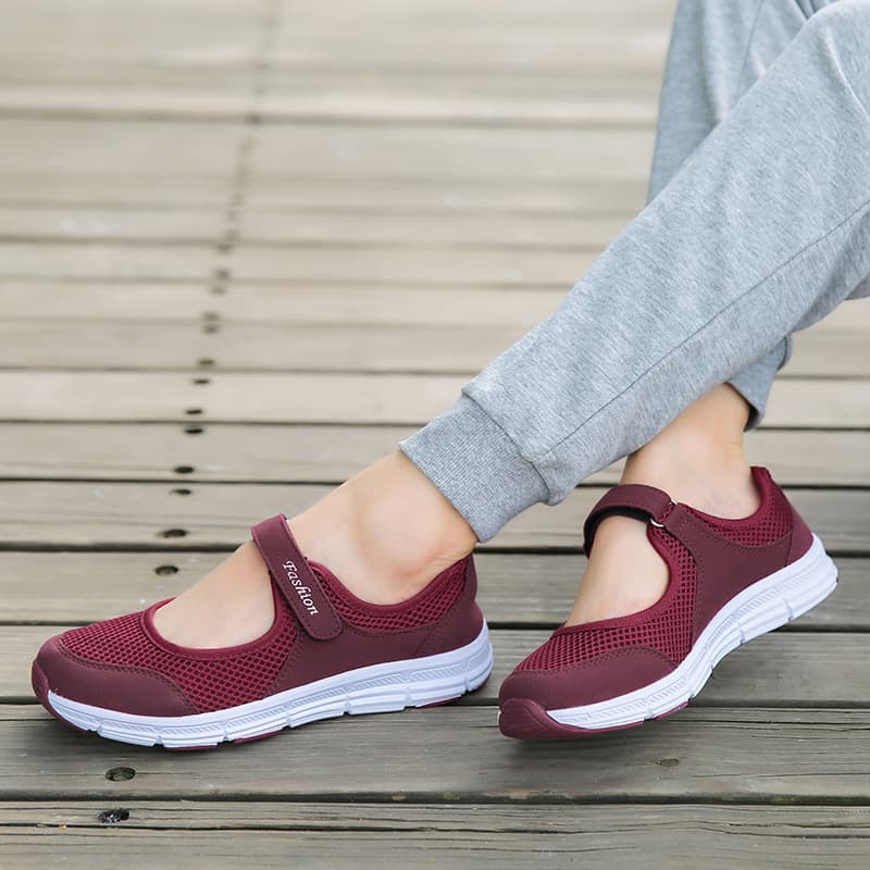 2025 Spring New Senior Walking Shoes Lightweight Casual Comfortable Walking Shoes for Women Velcro Mother Shoes Sizes 35-42
