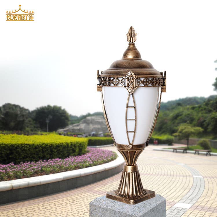 Zhongshan European Style Garden Pillar Light, Waterproof Wall Light for Home, Retro Lighting, Courtyard Outdoor Lamp Wholesale