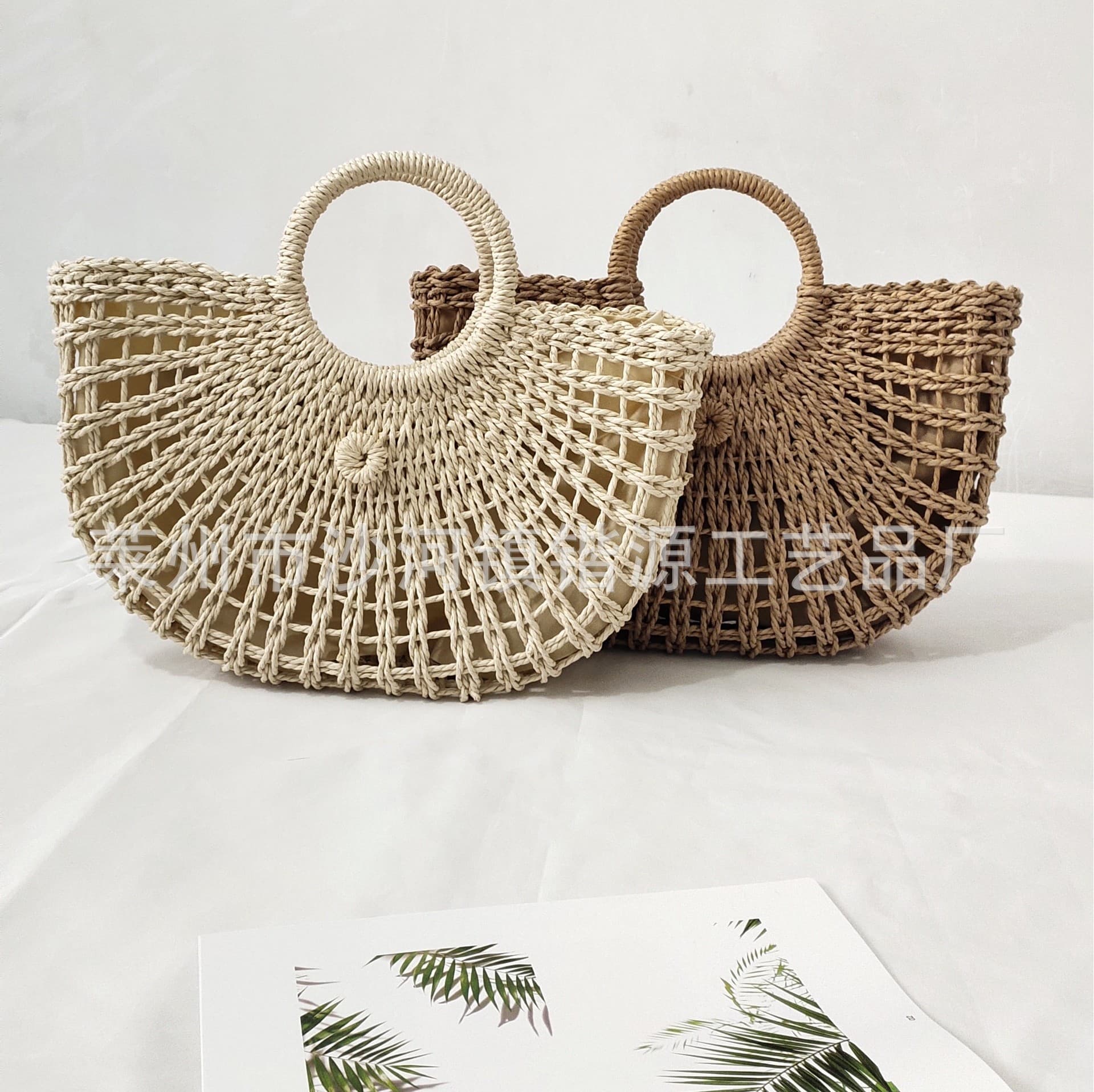2026 new straw woven bag hollow bag women's rattan seaside travel woven beach bag hand-carrying versatile handbag