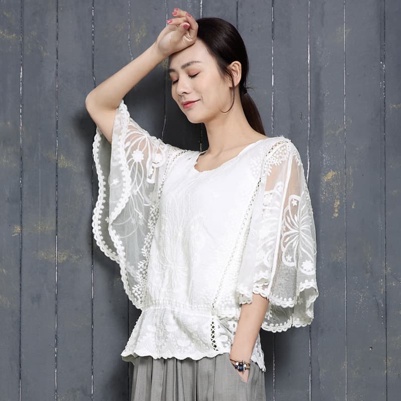 New summer style lace batwing sleeve loose-fitting thin round neck top, retro slimming plus size chiffon blouse for women.