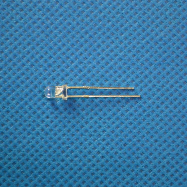 Supply 3mm round head green light, emerald green LED, green LED