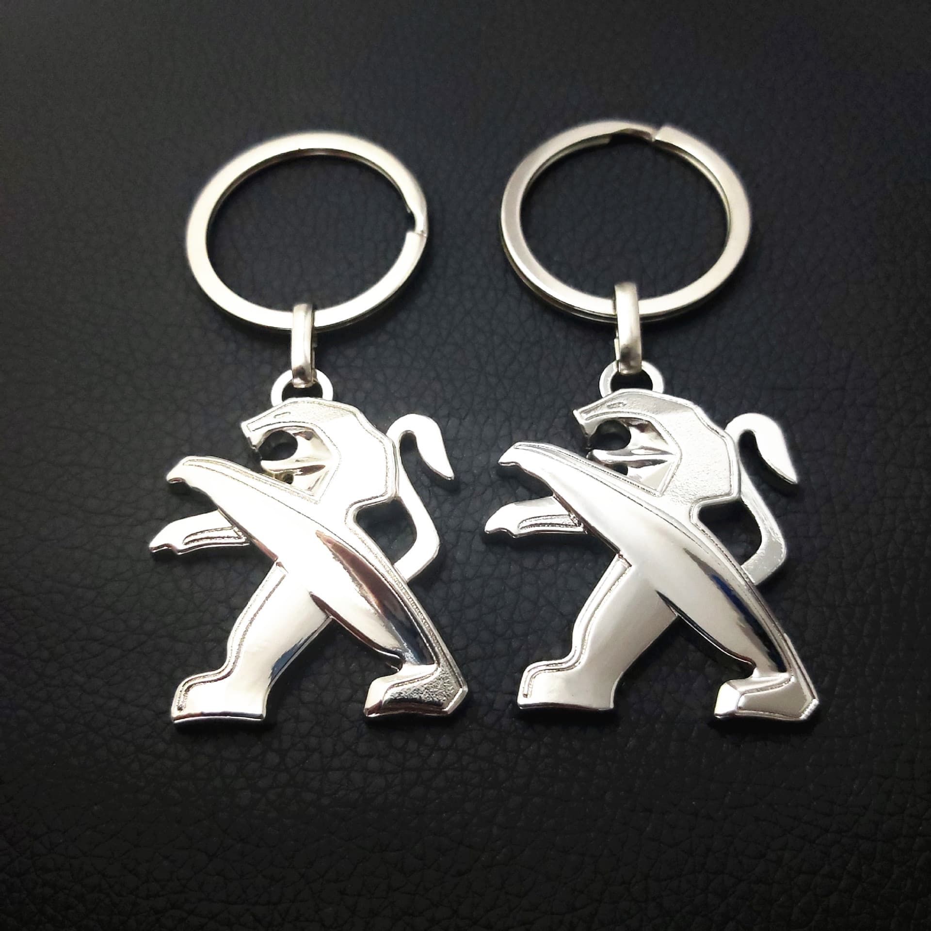 Car Keychain Wholesale Metal Keychain Lion Cartoon Keychain