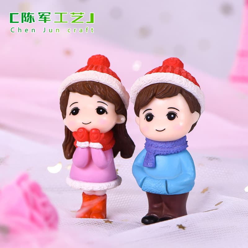 Couple ornaments, micro-landscape gardening plants, cute plastic couple dolls, keychain pendant accessories for boys and girls