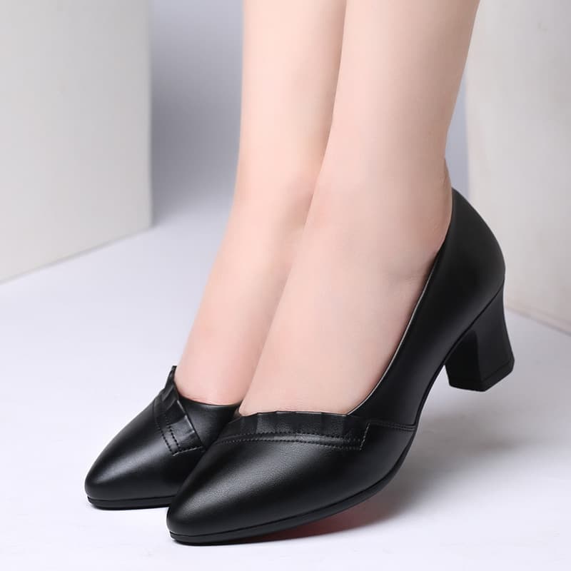 Round Toe Shallow Mouth Mother Shoes Soft Sole Leather Shoes Middle-aged Mid Heel Chunky Heel Flats Spring Autumn Women's Shoes Versatile Work Shoes