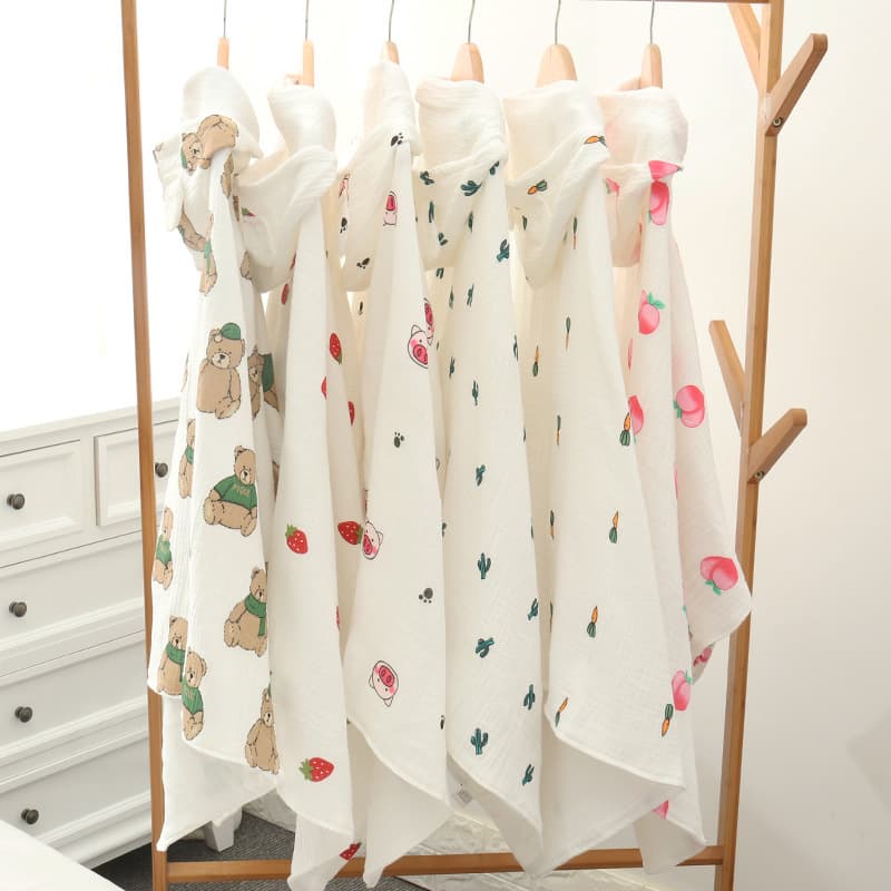 New Baby Gauze Bath Towel, Four-Layer Six-Layer Children's Hooded Cotton Candy Cape, Cute Baby Supplies