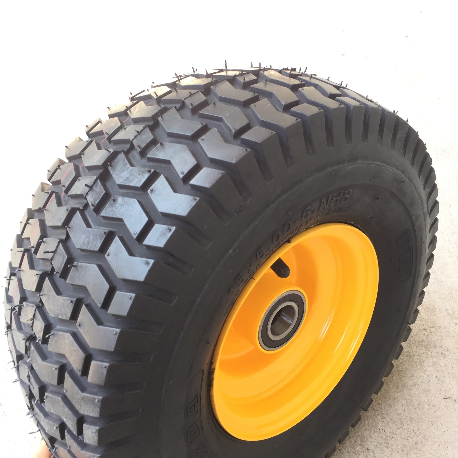 Lawn Mower Tire 15x6.00-6 Weed Trimmer Wheel 15*6.00-6 Lawn Trimmer Tire with Rim