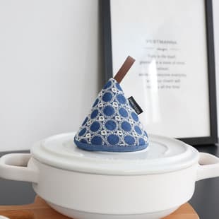 Japanese Denim Embroidery Kitchen Anti-scald Triangle Pot Handle Cover Heat-insulating Gloves Cute Fabric Pot Lid Cover Pot Clip Set