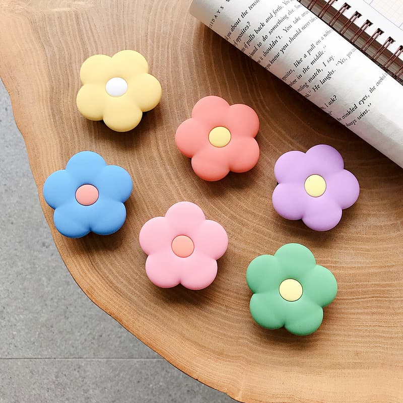 Adhesive silicone support ins flower mobile phone lazy bracket retractable air cushion support ring buckle desktop support