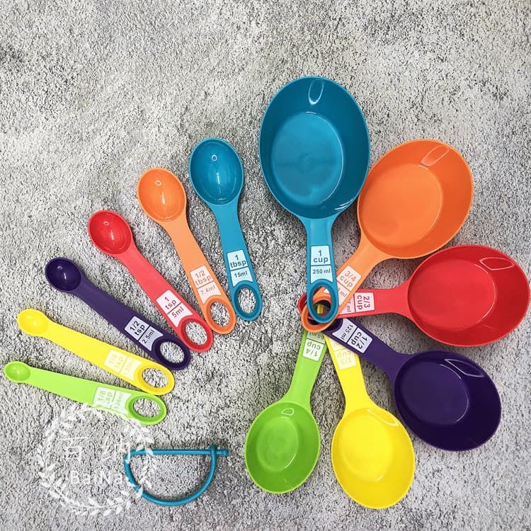 Baking Tool Candy Color Measuring Cup 12-Piece Set Plastic Graduated Measuring Spoon and Cup Combo Flour Baking Spoon Set