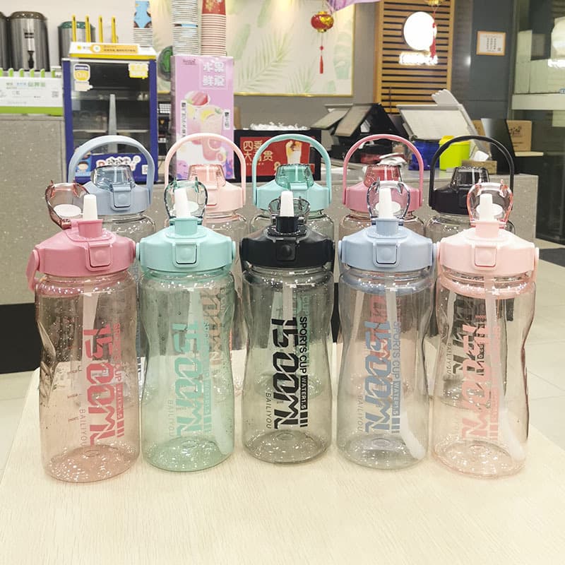 Large Capacity Portable Plastic Water Cup with Straw Shockproof Outdoor Sports Water Bottle round Cylinder Shape Heavy Duty