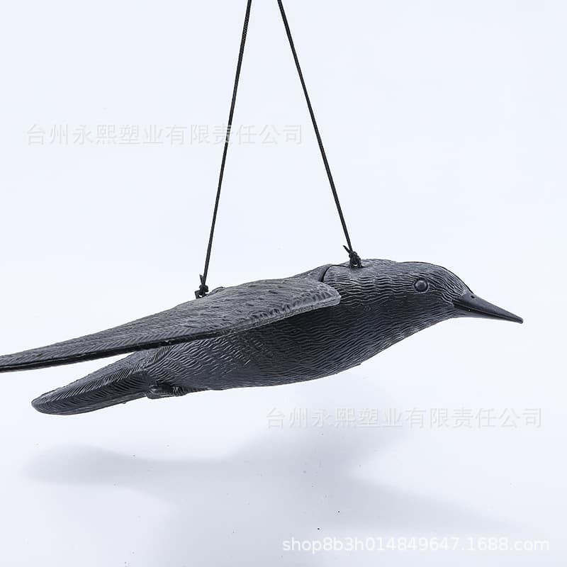 Cross-border Crow Decoy Ornament Lifelike Plastic Flying Crow Garden Yard Hanging Decoration