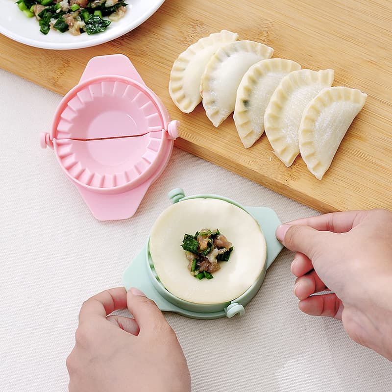 Home Plastic Dumpling Maker, Creative Dumpling Skin Mold and Dumpling Mold Kitchen Tool