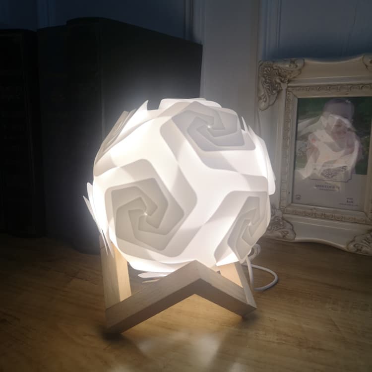 Minimalist Nordic style LED bedside lamp/moon lamp, creative USB night light, children's bedroom decorative warm table lamp