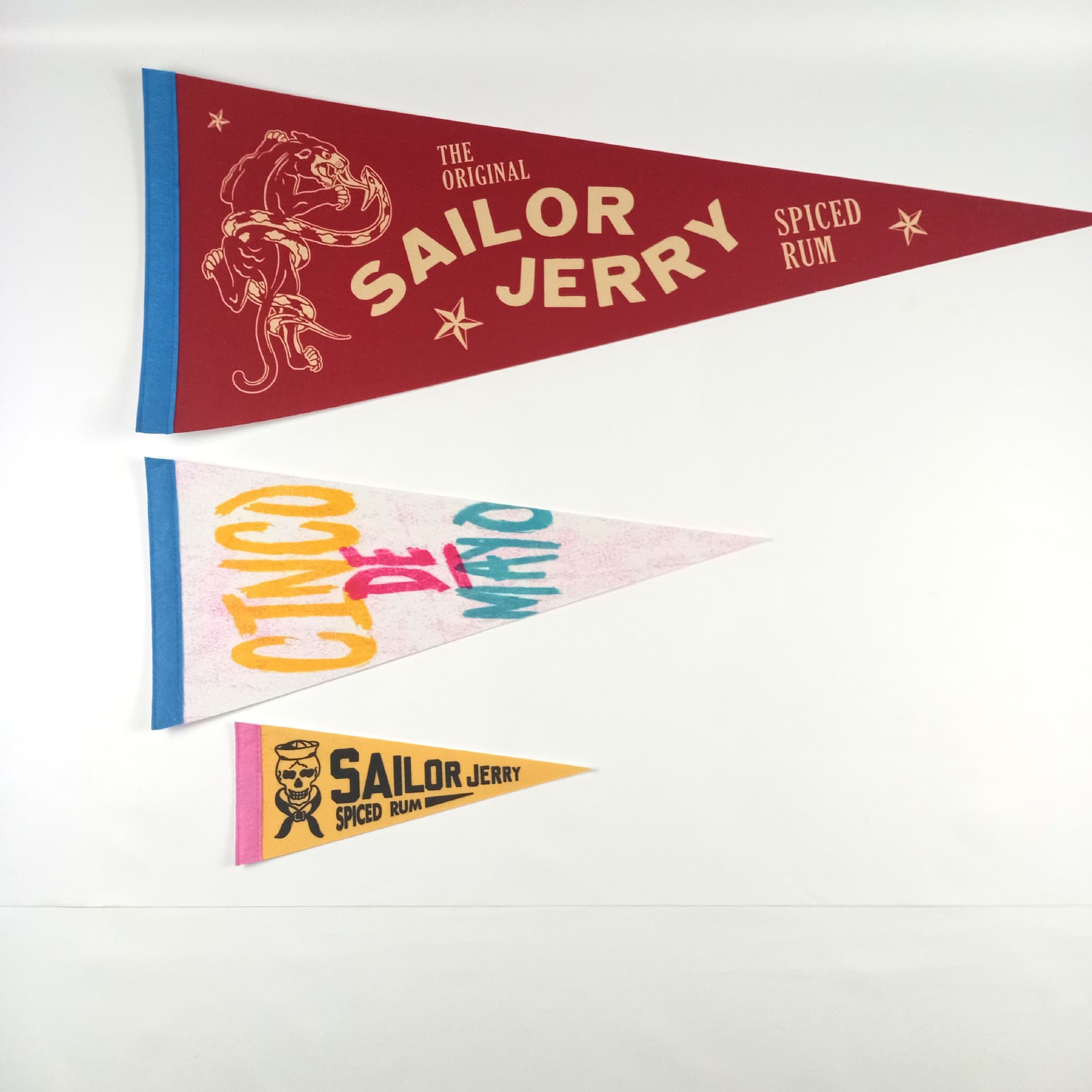 Manufacturer custom 300g felt pennants, advertising flags, low minimum order starting from one piece.