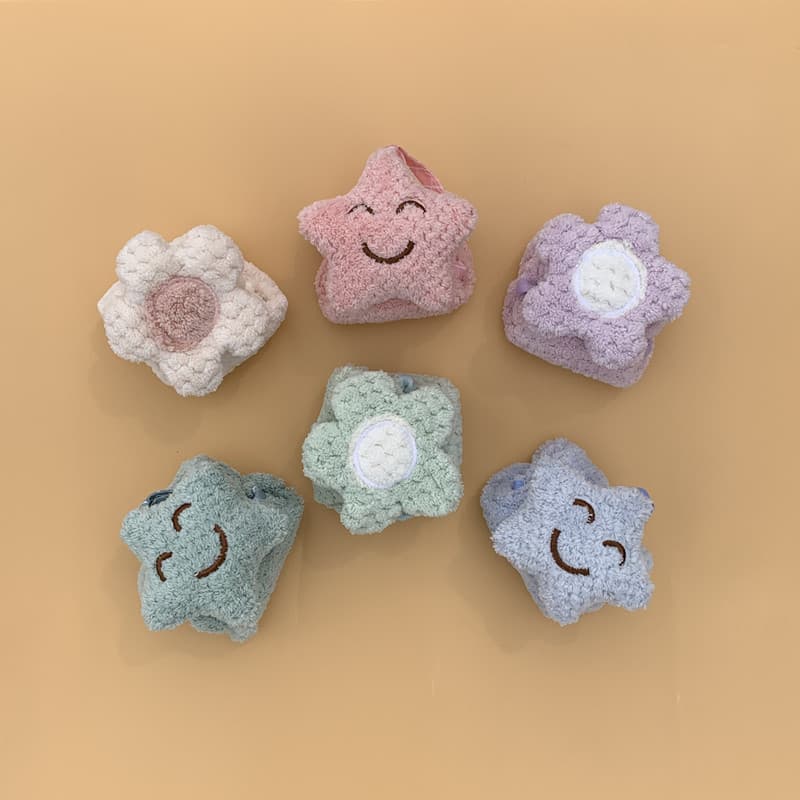 Coral fleece wedding favors, cute and romantic star wish balls, flower French-style personalized hand towels, ready stock.
